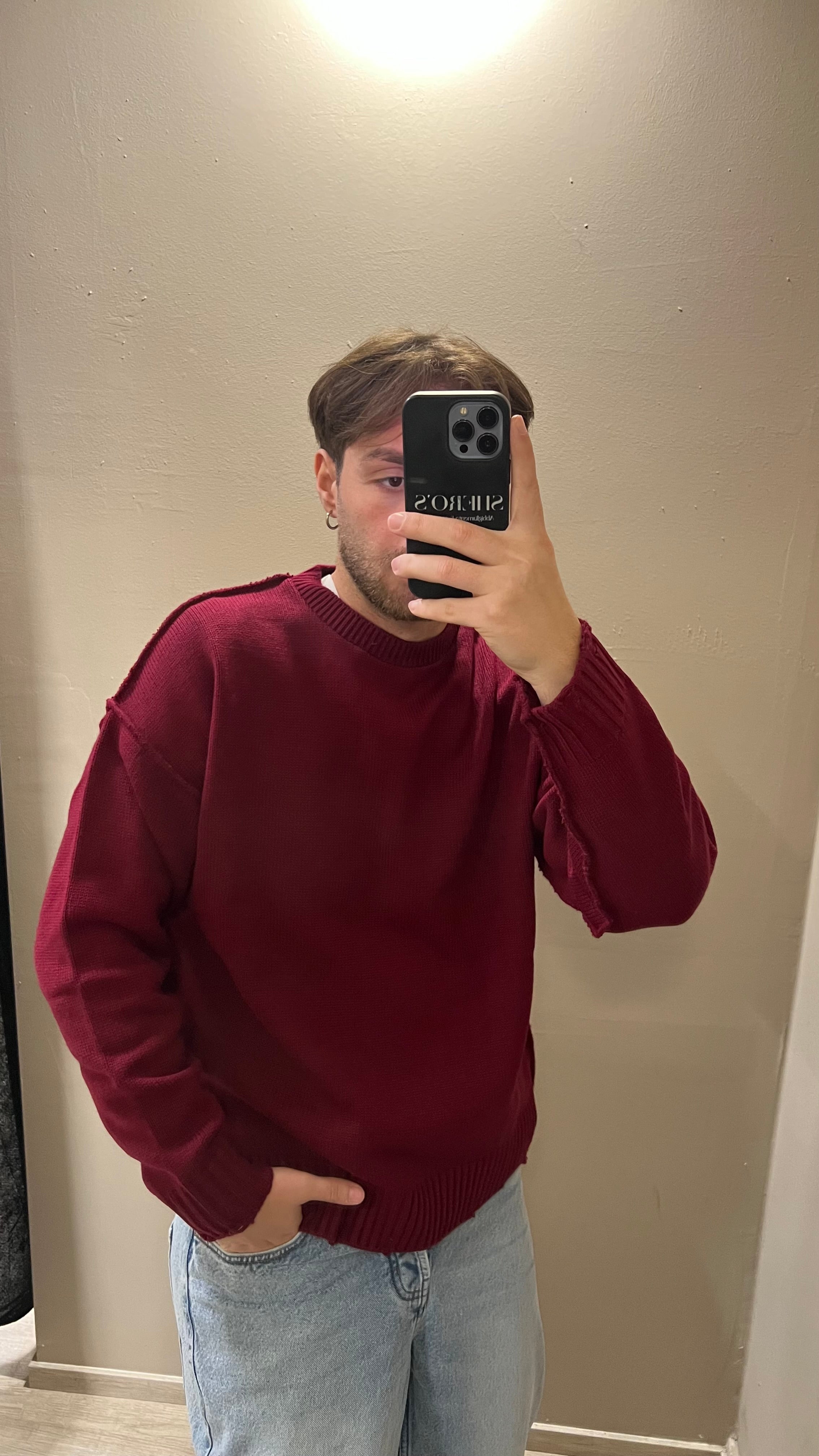 Pull micro abrasioni e cucitura a contrasto