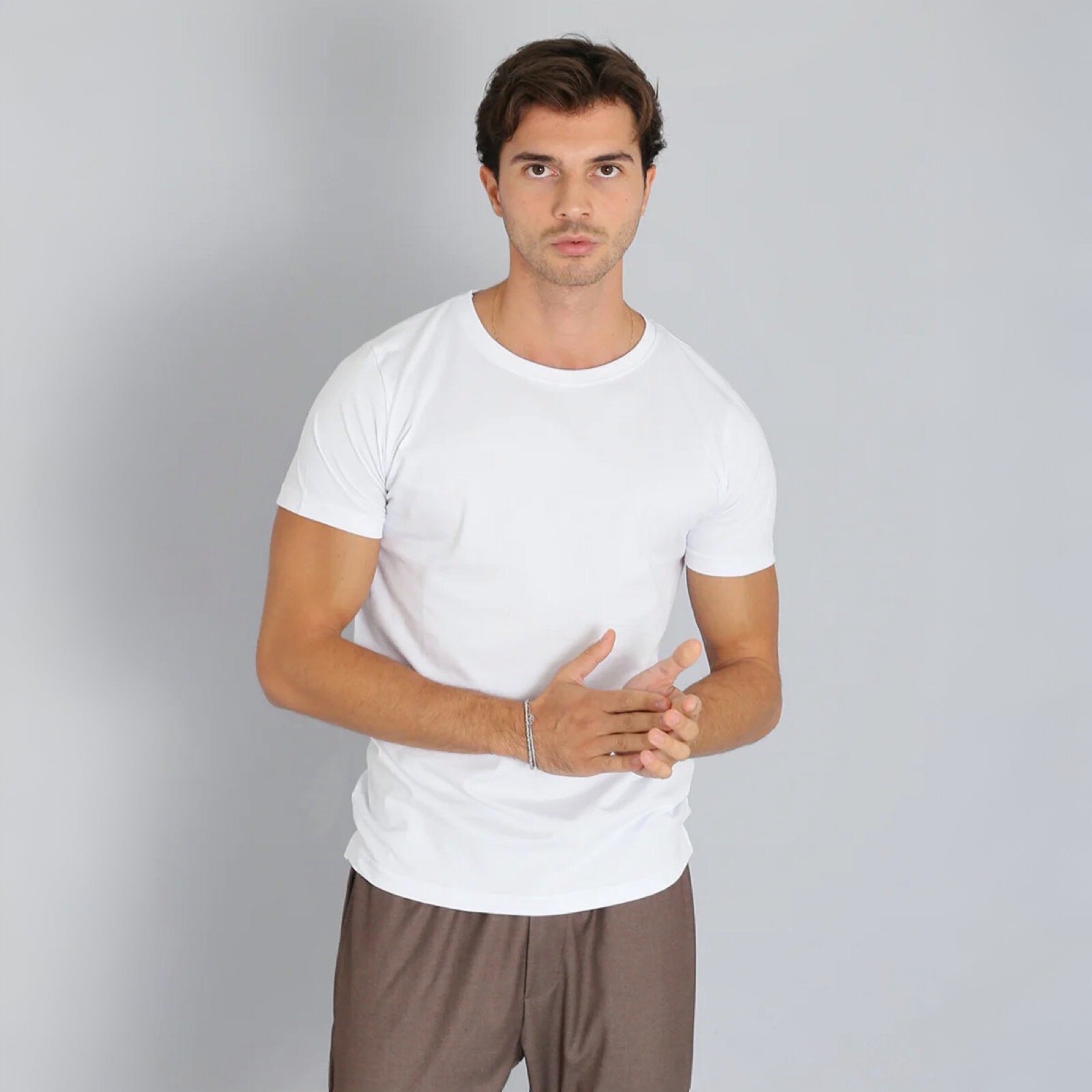 T-shirt basic con spacchetto - bianco